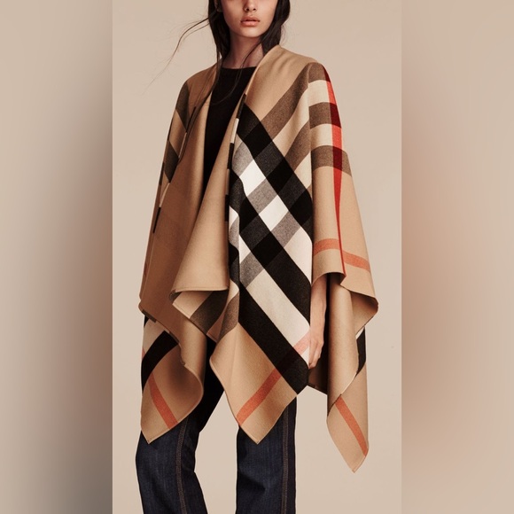 Burberry Jackets & Blazers - NWT Burberry Reversible Charlotte Cape